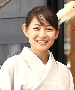 香川 絢子氏